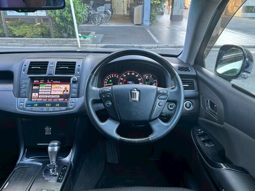 運転席も綺麗で座り心地も良く長距離のドライブも快適です。